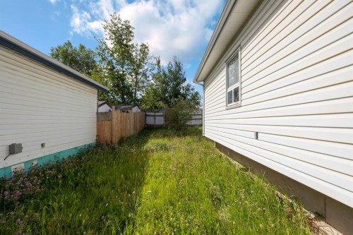 368 Grey Crescent, Fort Mcmurray, AB - Outdoor With Exterior