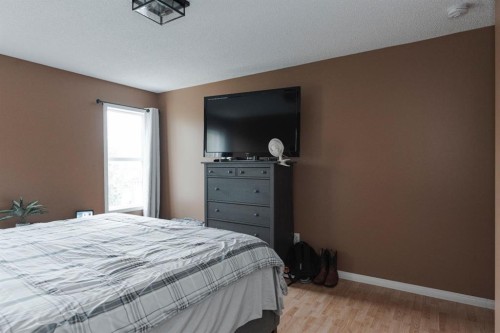 100 Laurier Place, Fort Mcmurray, AB - Indoor Photo Showing Bedroom