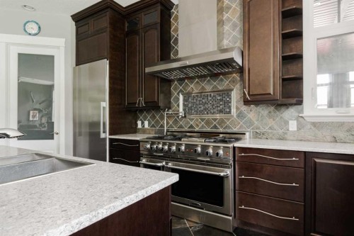 5747 Draper Road, Fort Mcmurray, AB - Indoor Photo Showing Kitchen With Upgraded Kitchen