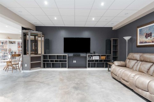 5747 Draper Road, Fort Mcmurray, AB - Indoor