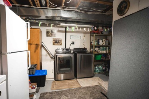 106 Becker Crescent, Fort Mcmurray, AB - Indoor Photo Showing Laundry Room
