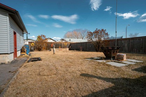 106 Becker Crescent, Fort Mcmurray, AB - Outdoor