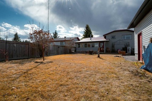 106 Becker Crescent, Fort Mcmurray, AB - Outdoor With Deck Patio Veranda