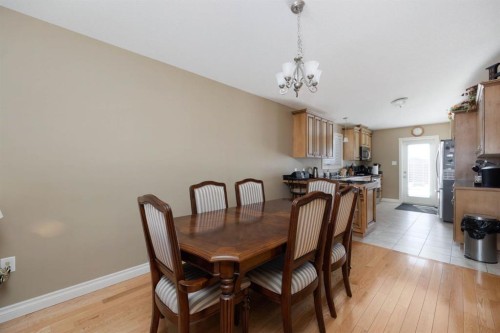 549 Walnut Crescent, Fort Mcmurray, AB - Indoor Photo Showing Dining Room