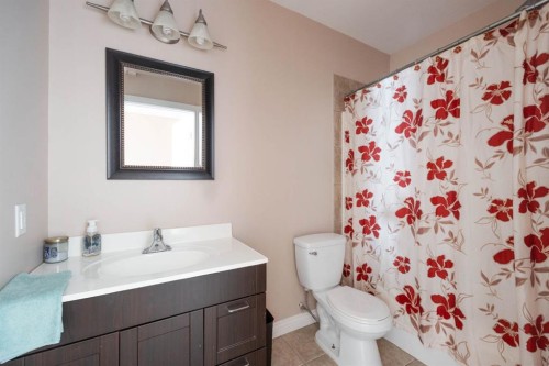 549 Walnut Crescent, Fort Mcmurray, AB - Indoor Photo Showing Bathroom