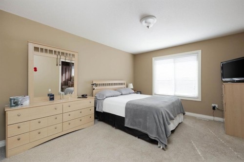 549 Walnut Crescent, Fort Mcmurray, AB - Indoor Photo Showing Bedroom