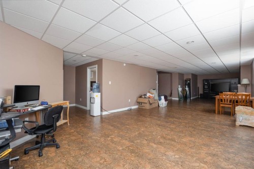 549 Walnut Crescent, Fort Mcmurray, AB - Indoor Photo Showing Office