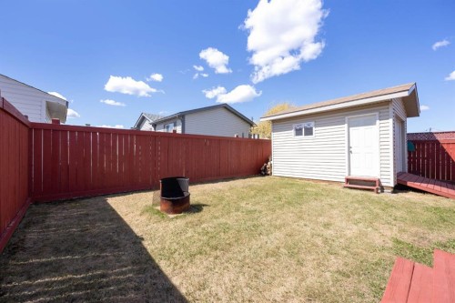549 Walnut Crescent, Fort Mcmurray, AB - Outdoor With Exterior