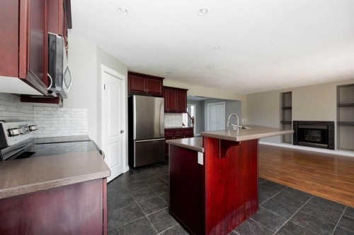 103 Rattlepan Creek Crescent, Fort Mcmurray, AB - Indoor Photo Showing Kitchen