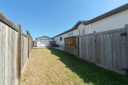 116 Balsam Way, Fort Mcmurray, AB - Outdoor With Exterior