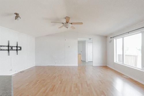 116 Balsam Way, Fort Mcmurray, AB - Indoor Photo Showing Other Room