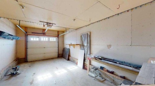 334 Grosbeak Way, Fort Mcmurray, AB - Indoor Photo Showing Garage