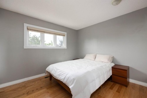 145 Dundas Road, Fort Mcmurray, AB - Indoor Photo Showing Bedroom