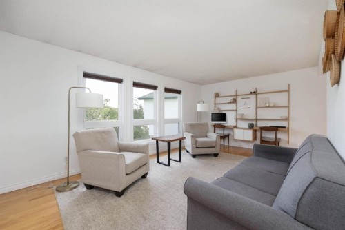 145 Dundas Road, Fort Mcmurray, AB - Indoor Photo Showing Living Room