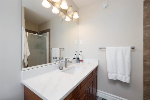 457 Walnut Crescent, Fort Mcmurray, AB - Indoor Photo Showing Bathroom
