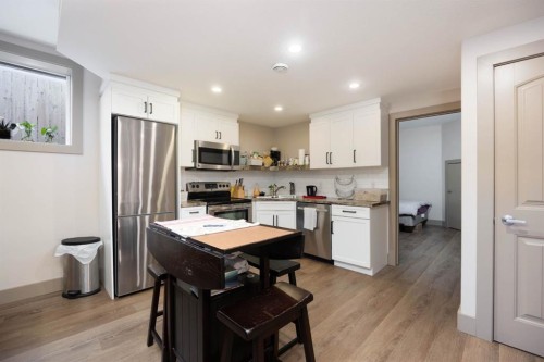 457 Walnut Crescent, Fort Mcmurray, AB - Indoor Photo Showing Kitchen