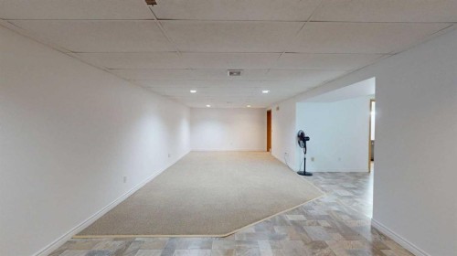 121 Beale Crescent, Fort Mcmurray, AB - Indoor Photo Showing Other Room