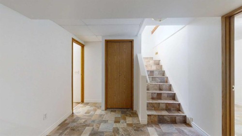 121 Beale Crescent, Fort Mcmurray, AB - Indoor Photo Showing Other Room