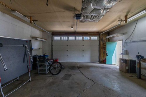 121 Beale Crescent, Fort Mcmurray, AB - Indoor Photo Showing Garage