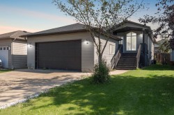 236 Crown Creek Lane  Fort Mcmurray, AB T9K 2T9
