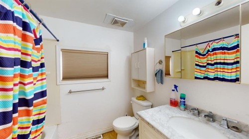 301 Grenfell Crescent, Fort Mcmurray, AB - Indoor Photo Showing Bathroom