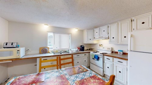 301 Grenfell Crescent, Fort Mcmurray, AB - Indoor Photo Showing Kitchen