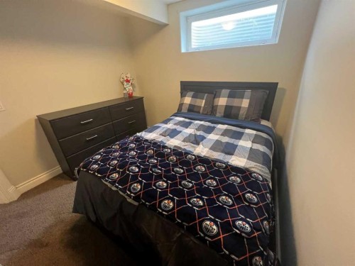 146 Plamondon Way, Fort Mcmurray, AB - Indoor Photo Showing Bedroom