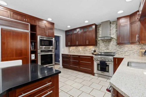 145 Burns Place, Fort Mcmurray, AB - Indoor Photo Showing Kitchen With Upgraded Kitchen