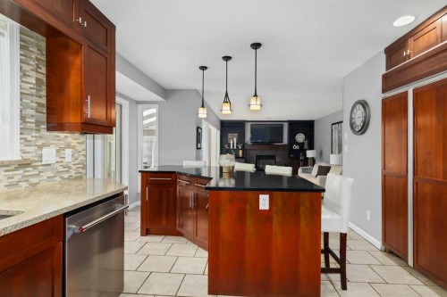 145 Burns Place, Fort Mcmurray, AB - Indoor Photo Showing Kitchen