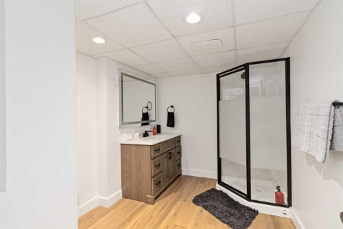 145 Burns Place, Fort Mcmurray, AB - Indoor Photo Showing Bathroom