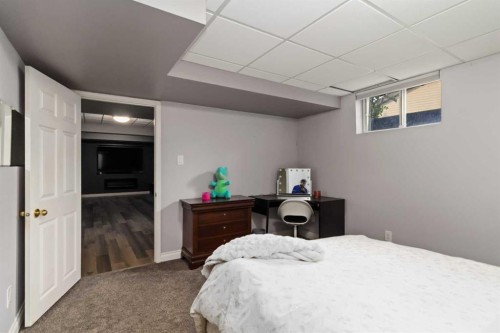 145 Burns Place, Fort Mcmurray, AB - Indoor Photo Showing Bedroom