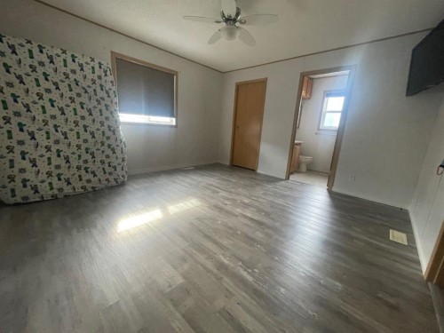 161 Grey Crescent, Fort Mcmurray, AB - Indoor Photo Showing Other Room