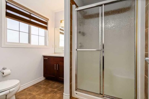 128 Juniper Street, Fort Mcmurray, AB - Indoor Photo Showing Bathroom