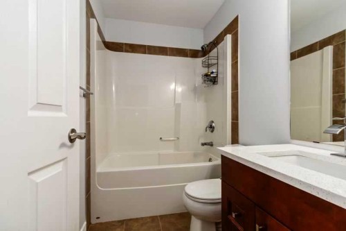 128 Juniper Street, Fort Mcmurray, AB - Indoor Photo Showing Bathroom