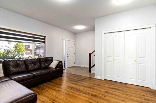 128 Juniper Street, Fort Mcmurray, AB - Indoor Photo Showing Living Room
