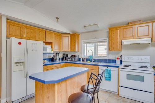 244 Cokerill Crescent, Fort Mcmurray, AB - Indoor Photo Showing Kitchen
