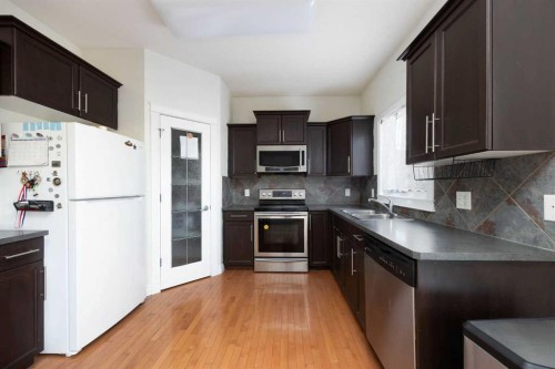 370 Parsons Creek Drive, Fort Mcmurray, AB - Indoor Photo Showing Kitchen With Stainless Steel Kitchen With Double Sink