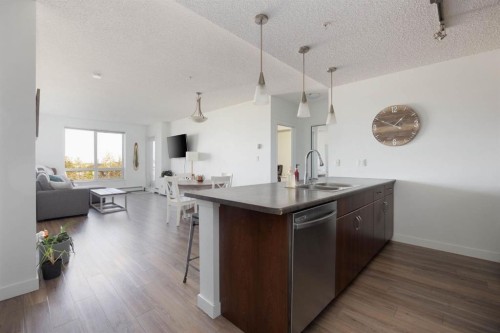 406-136C Sandpiper Road, Fort Mcmurray, AB - Indoor Photo Showing Kitchen