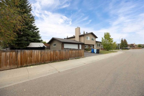 206 Leigh Crescent, Fort Mcmurray, AB - Outdoor