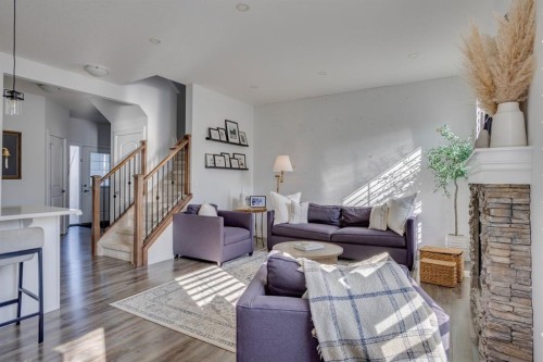 204 Dafoe Way, Fort Mcmurray, AB - Indoor Photo Showing Living Room