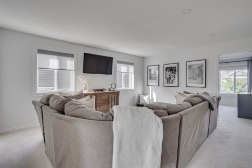 204 Dafoe Way, Fort Mcmurray, AB - Indoor Photo Showing Living Room