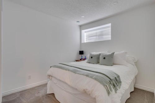 204 Dafoe Way, Fort Mcmurray, AB - Indoor Photo Showing Bedroom