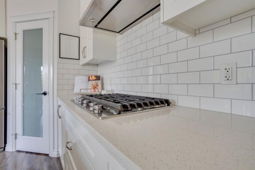 204 Dafoe Way, Fort Mcmurray, AB - Indoor Photo Showing Kitchen With Upgraded Kitchen