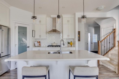 204 Dafoe Way, Fort Mcmurray, AB - Indoor Photo Showing Kitchen With Upgraded Kitchen