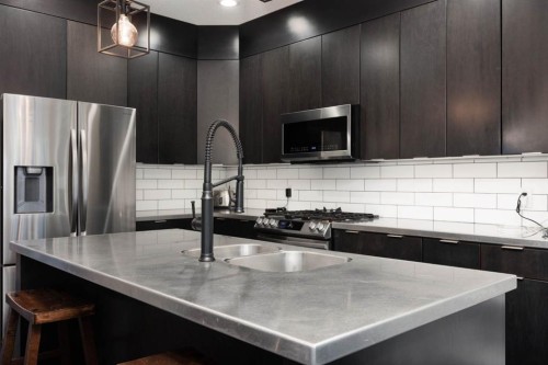 169 Shalestone Way, Fort Mcmurray, AB - Indoor Photo Showing Kitchen With Stainless Steel Kitchen With Double Sink With Upgraded Kitchen