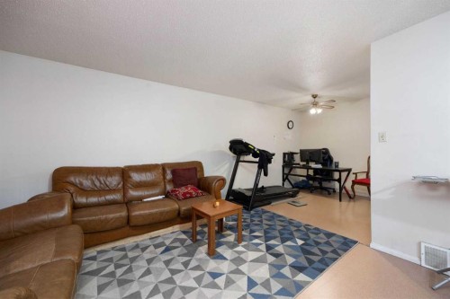 9907B Gordon Avenue, Fort Mcmurray, AB - Indoor