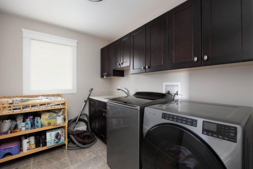 149 Ward Crescent, Fort Mcmurray, AB - Indoor Photo Showing Laundry Room