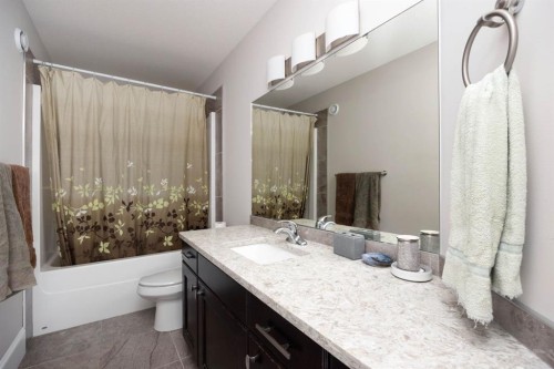 149 Ward Crescent, Fort Mcmurray, AB - Indoor Photo Showing Bathroom