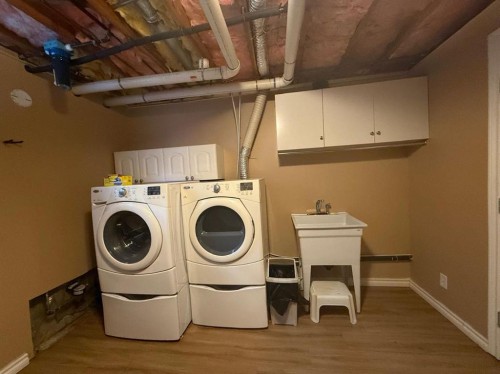 144 Beaconwood Place, Fort Mcmurray, AB - Indoor Photo Showing Laundry Room