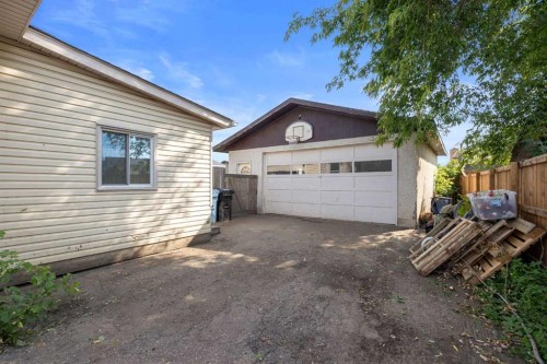 105 Hill Drive, Fort Mcmurray, AB - Outdoor With Exterior